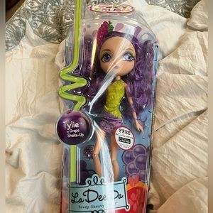 La see da rowdy shouts couture doll